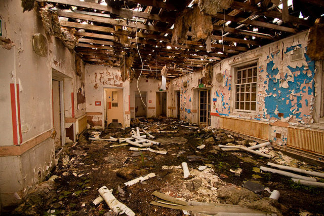 The result of years of abandonment. Author: Ashley Burton CC BY-SA 3.0