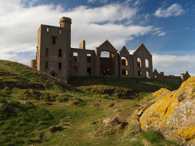 The ruins of the New Slains Castle. Author: Ian Watson. CC BY-SA 2.0