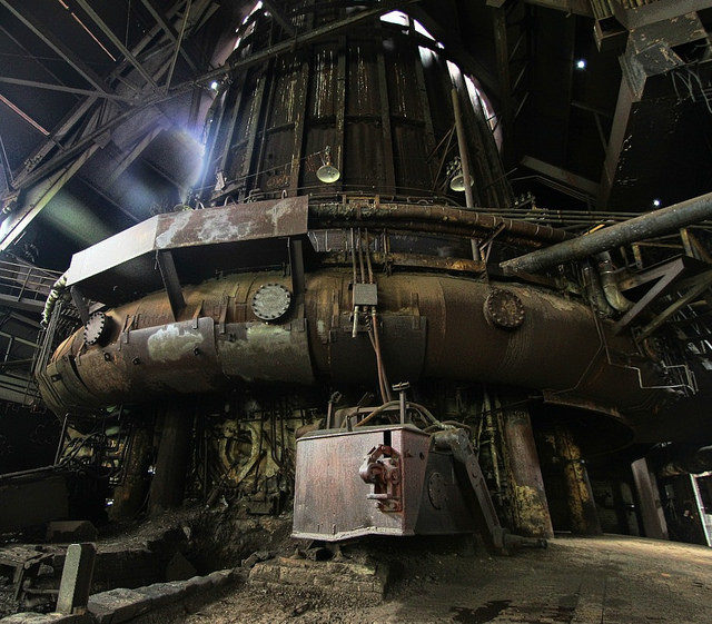 Massive size iron furnace – Author: Forsaken Fotos – CC by 2.0