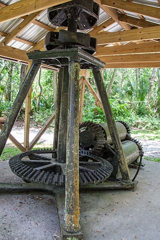 Mill machinery. Author: Rob Bixby – CC BY 2.0