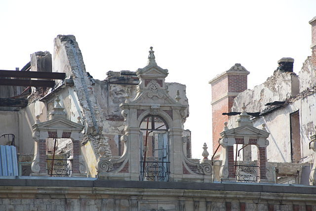 The construction started in 1847 in neo-Louis XIII style. Author: Lionel Allorge – CC BY-SA 3.0