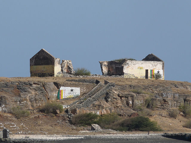 Ruined buildings once housed people infected with cholera/ Author: Ji-Elle – CC BY-SA 3.0