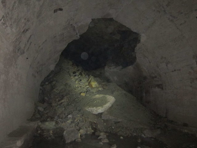A collapsed section of the tunnel. Author: Cronoser CC BY-SA 4.0
