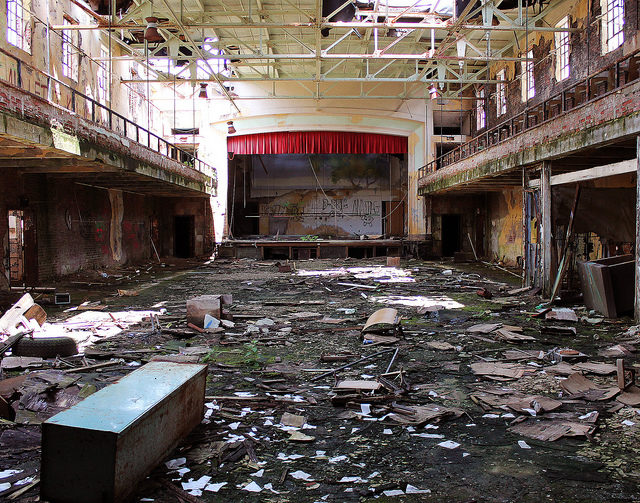 A long forgotten stage. Author: Matthew Hester CC BY-ND 2.0