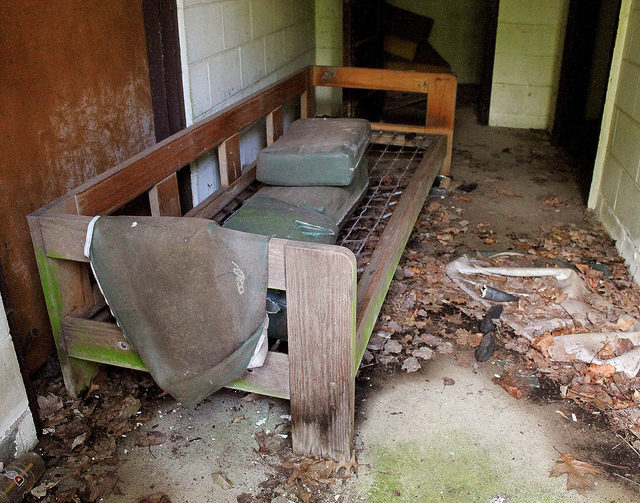 A wooden sofa. Author: Matthew Hester CC BY-ND 2.0