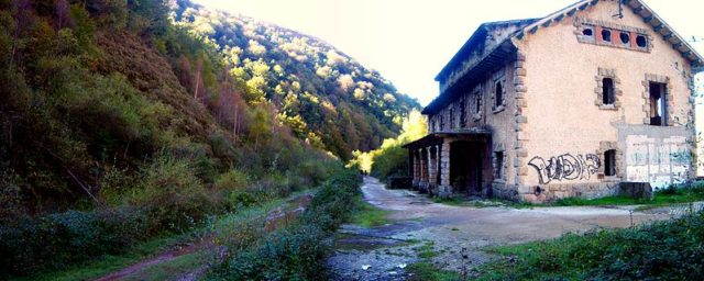 Abandoned train station. Author: Tony Rotondas CC BY-SA 3.0