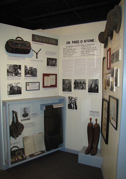 Dr Fred Stone, Sr. display at the Museum of Appalachia in Norris, Tennessee. Author: Brian Stansberry CC BY 3.0