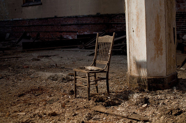 Grab a seat and relax. Author: Colin Knowles CC BY-SA 2.0