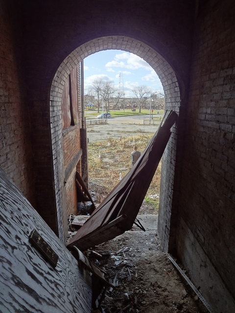 In a desperate attempt to stop the vandals. Author: Paul Sableman CC BY 2.0