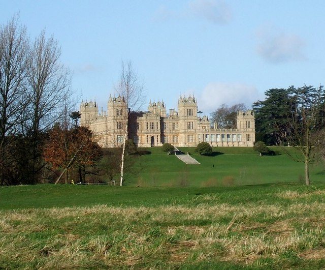 Mentmore Towers from the Golf Course. Author: Rob Farrow. CC BY-SA 2.0