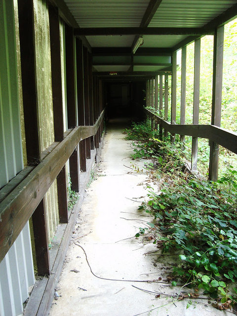 One of Standish hospital’s hallways. Author: bazzadarambler CC BY 2.0
