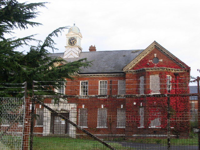 Park Prewett (front entrance). Author: Simon and Alison Downham CC BY-SA 2.0