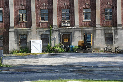 Part of the abandoned hospital. Author: Mike Kalasnik CC BY-SA 2.0