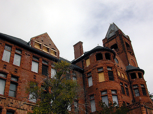 Preston Castle exterior different angle. Author: Marilyn Roxie CC BY 2.0