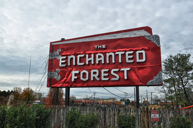 The Enchanted Forest sign. Author: Forsaken Fotos CC BY 2.0