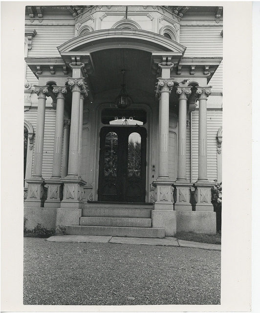 The front entrance. Author: City of Boston Archives CC BY-SA 2.0