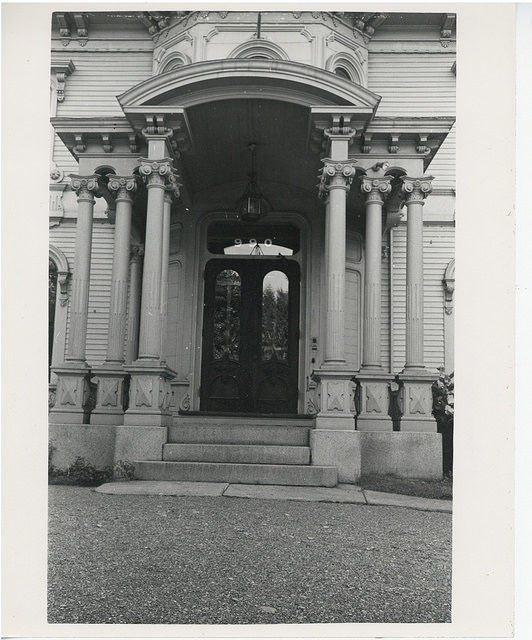 The front entrance. Author: City of Boston Archives CC BY-SA 2.0