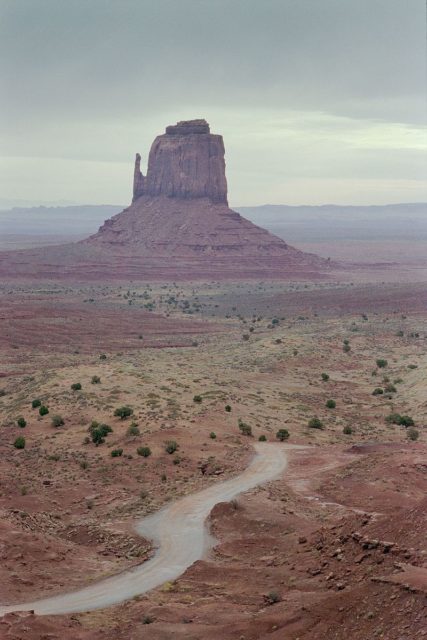 East Mitten Butte in Monument Valley Navajo Tribal Park in northeast Arizona. Author: Nicholas Hartmann. CC BY-SA 4.0