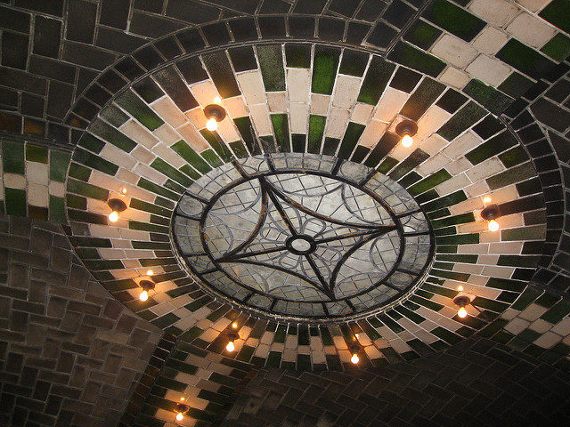 City Hall Subway Station ceiling – Author: Salim Virji – CC BY 2.0