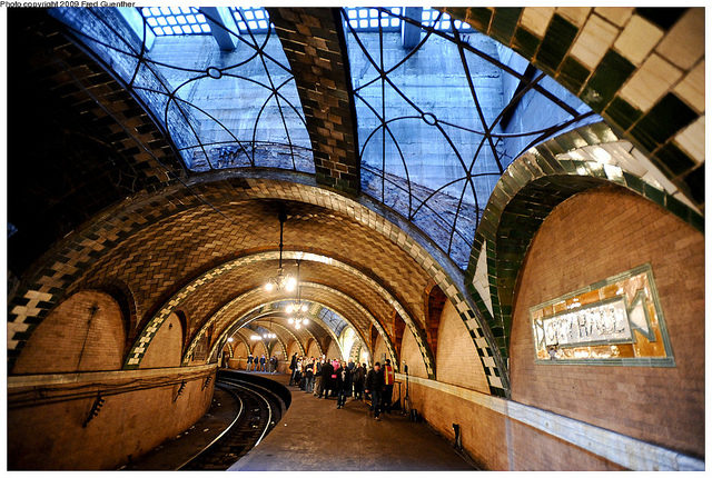 NYC City Hall Subway Station – Author: Joe Wolf – CC BY 2.0