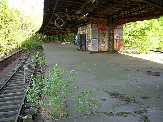 Abandoned Siemensstadt train stop on the S-Bahn.