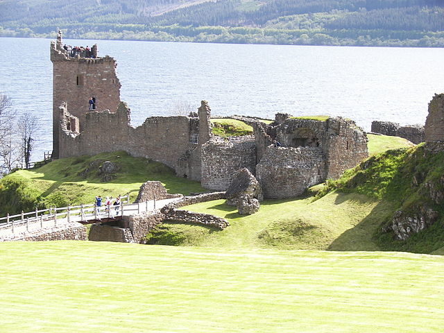 Urquhart Castle on Loch Ness Author: Wknight94 – CC BY-SA 3.0