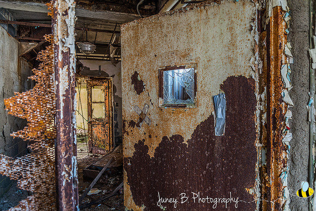 A peek through the small window. Author: Amanda CC BY-ND 2.0