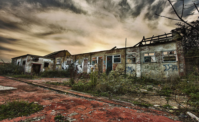 A set of abandoned buildings. Author: Andrew Walch CC BY-ND 2.0