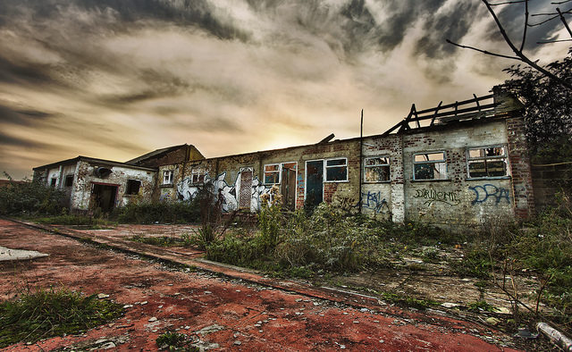 A set of abandoned buildings. Author: Andrew Walch CC BY-ND 2.0