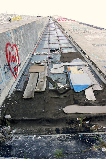 Among the most favourite places of vandals. Author: Dennis Jarvis CC BY-SA 2.0