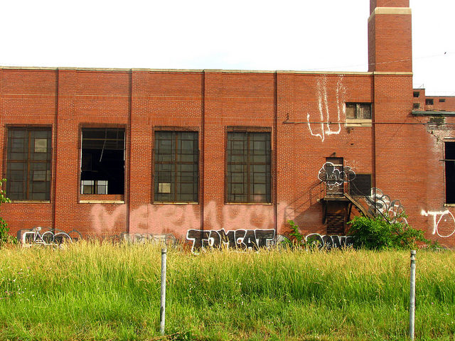 Behind the Brewster-Wheeler Recreation Centre. Author: Dave Hogg CC BY 2.0