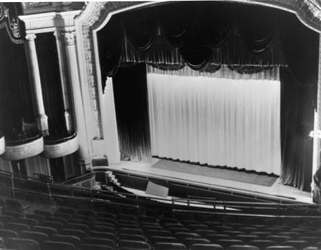 The Capitol Cinema auditorium in 1943. Author: Chris Lund. Public Domain