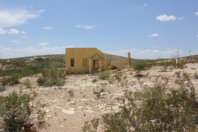 Destroyed building. Author: Nicolas Henderson CC BY 2.0