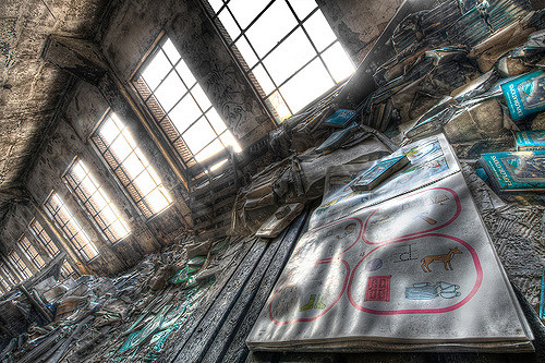 Detroit Public Schools Book Depository interior during daylight. Author: Shane Gorski CC BY-ND 2.0