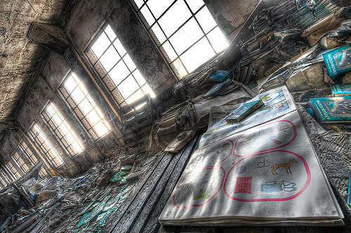 Detroit Public Schools Book Depository interior during daylight. Author: Shane Gorski CC BY-ND 2.0