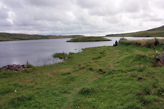 Eilean na Comhairle from Eilean Mor/ Author: Peter Church – CC BY-SA 2.0