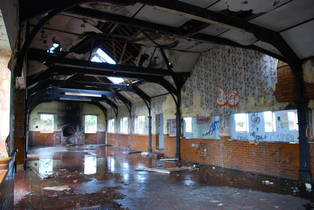 Inside the abandoned buildings different angle. Author: Richard Szwejkowski CC BY-SA 2.0
