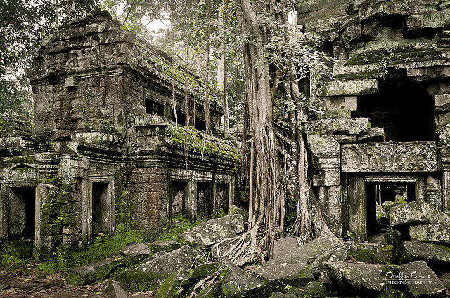 It is the largest temple in the Angkor complex. Author: Staffan Scherz. CC BY 2.0