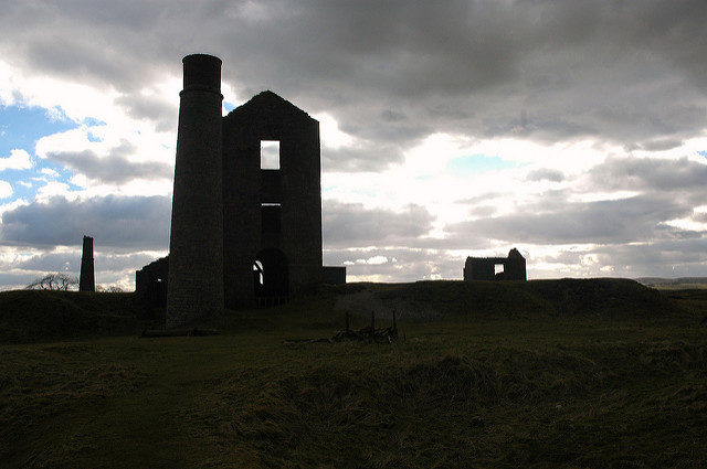 Magpie mine at dusk. Author: steve p2008 CC BY 2.0