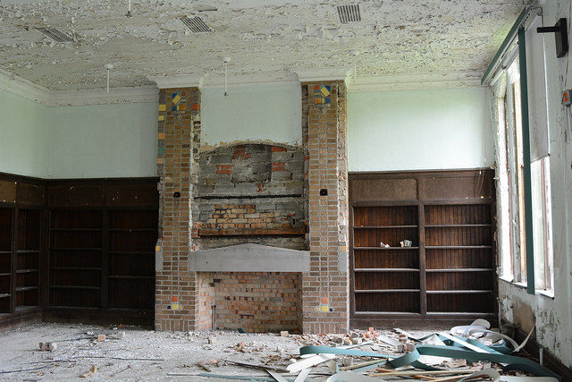 Nicely ornamented fireplace. Author: Cory Seamer CC BY 2.0