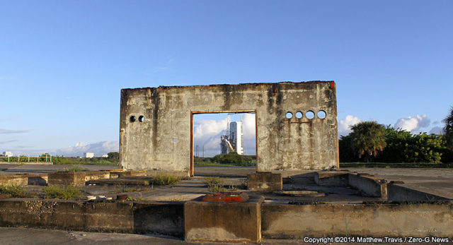 One of the demolished structures. Author: Zero-G News CC BY-SA 2.0