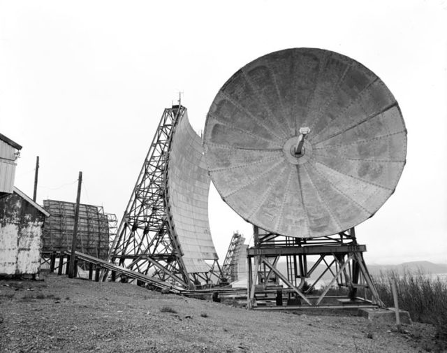 One of the Tropospheric antennas. Author: Rob Stapleton