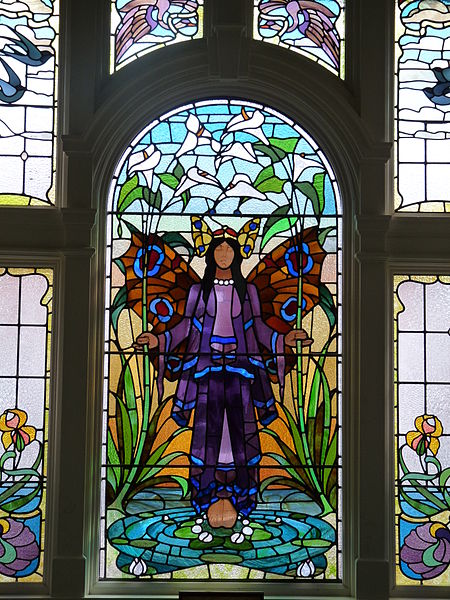 Stained glass window part of the Turkish Bath. Author: Nathan Stazicker CC BY-SA 3.0
