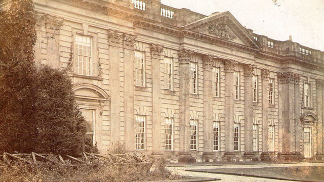 Sutton Scarsdale Hall in 1900. Author: Unknown – Extract from a historical photo