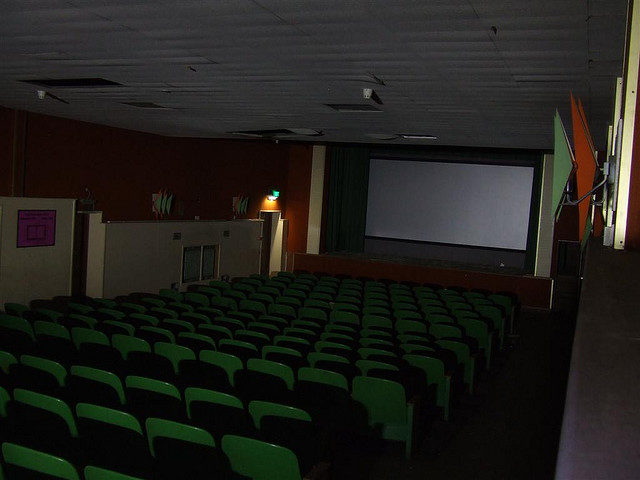The abandoned movie theatre. Author: Paulio Geordio CC-BY 2.0
