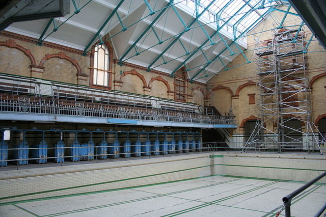 The condition of one of the pools in 2010. Author: Matt Verrill CC BY-SA 2.0