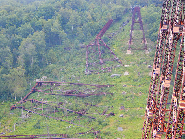 The fallen towers. Author: Adam Moss CC BY-SA 2.0