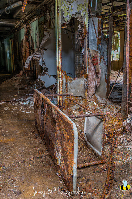 The interior in a desperate state. Author: Amanda CC BY-ND 2.0