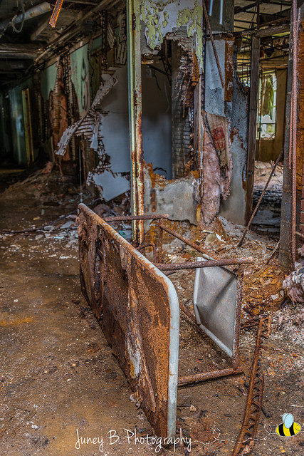 The interior in a desperate state. Author: Amanda CC BY-ND 2.0