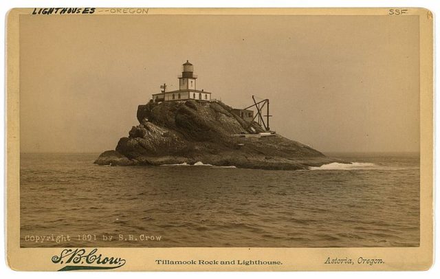 The lighthouse photo from 1901. Author: S. B. Crow, Astoria, Oregon Public Domain